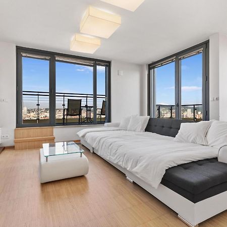 Sky Apartman In Bratislava - With 2 Parking Places Dış mekan fotoğraf