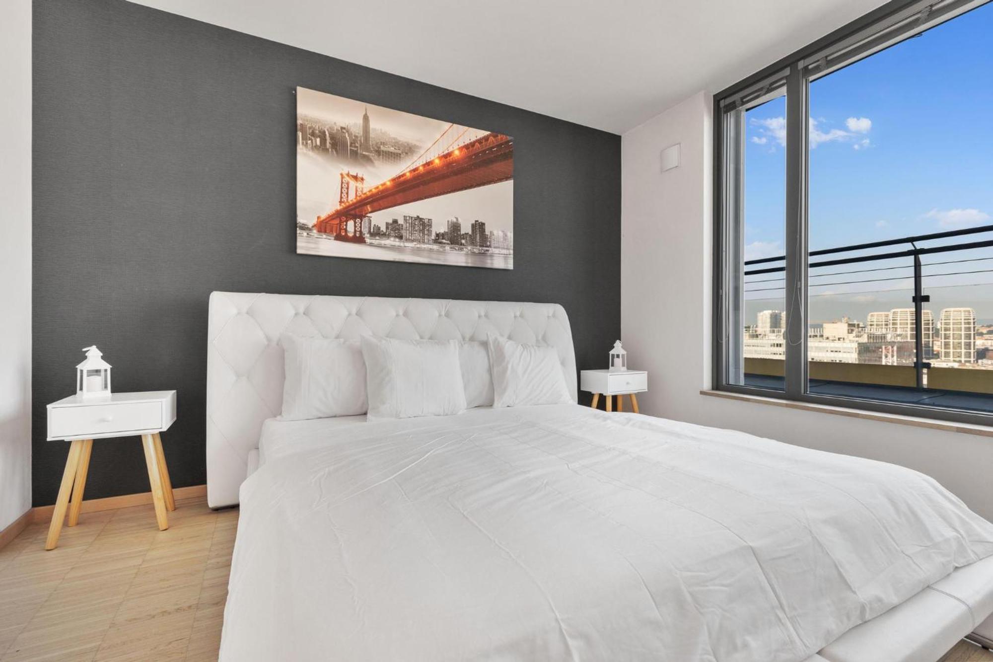Sky Apartman In Bratislava - With 2 Parking Places Dış mekan fotoğraf