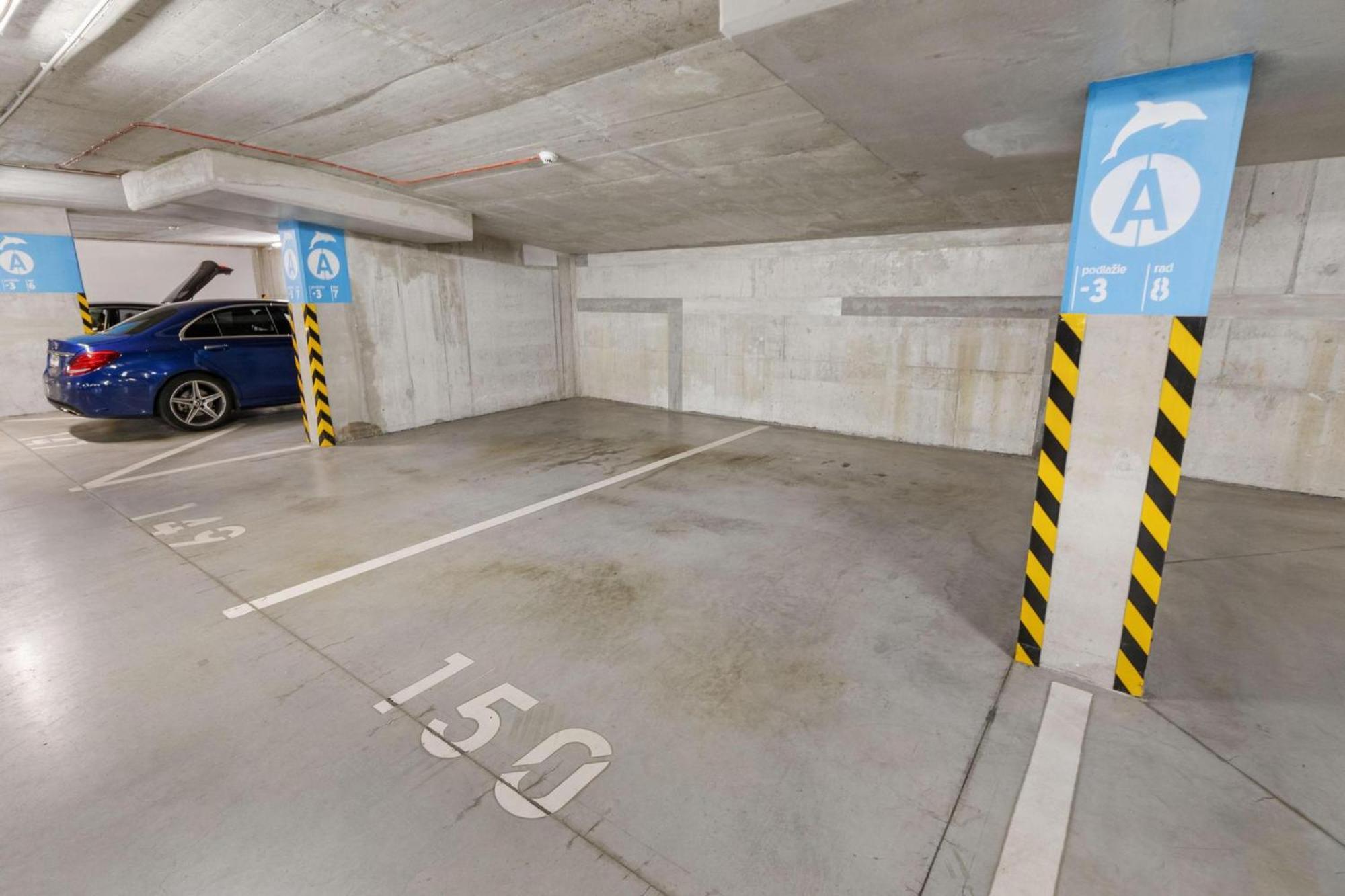 Sky Apartman In Bratislava - With 2 Parking Places Dış mekan fotoğraf