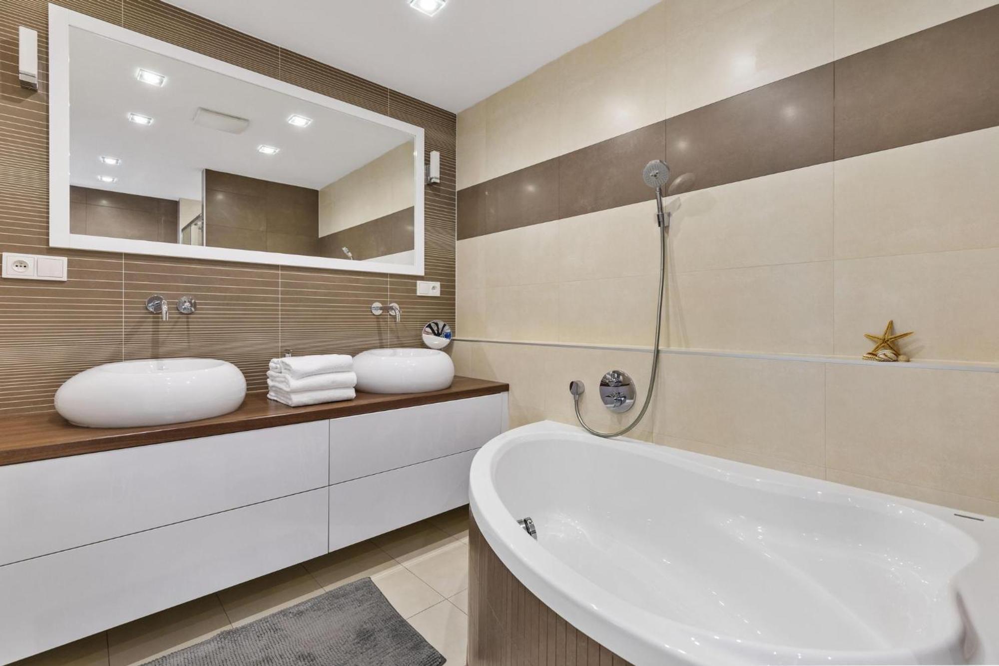Sky Apartman In Bratislava - With 2 Parking Places Dış mekan fotoğraf