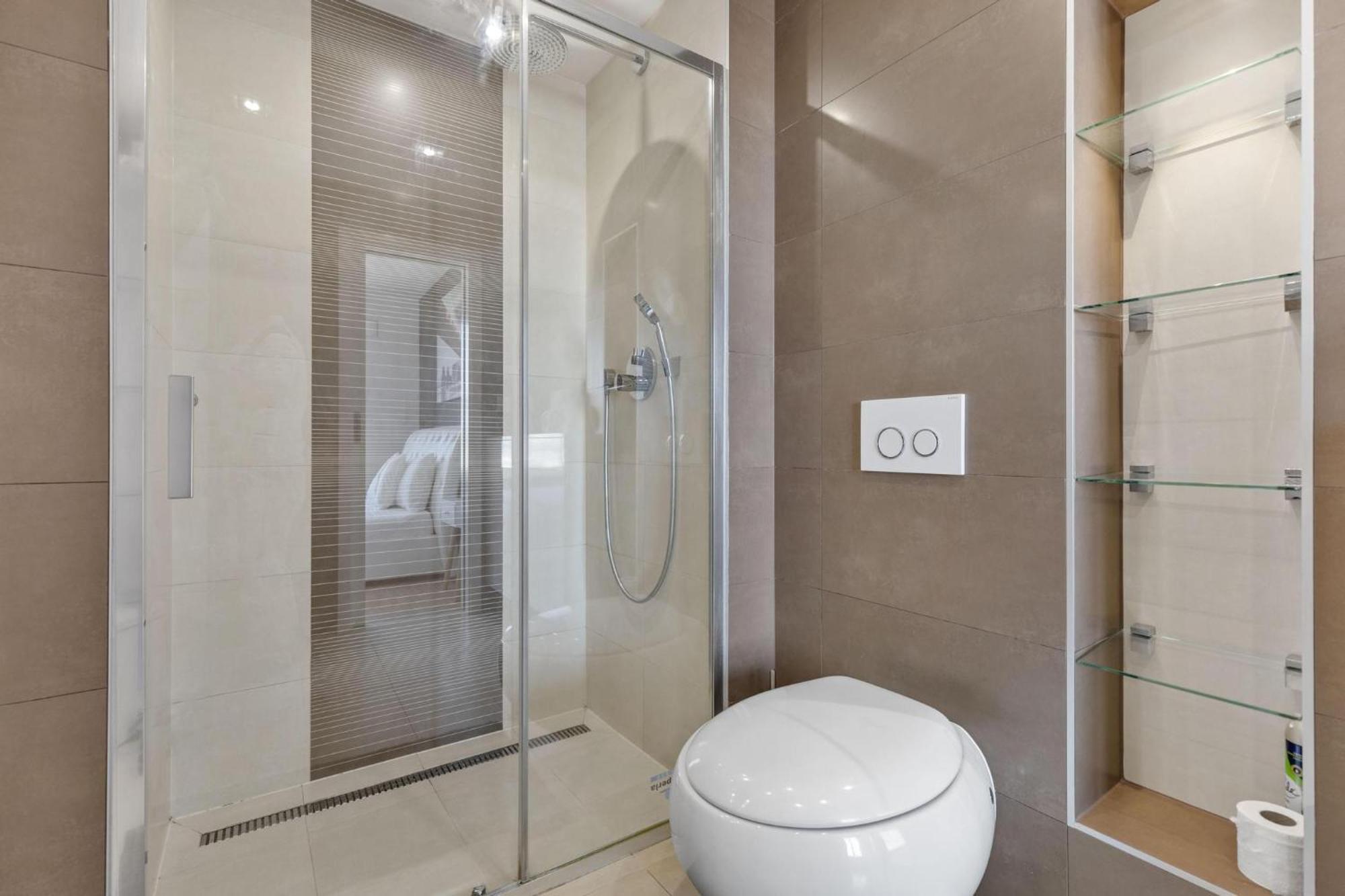 Sky Apartman In Bratislava - With 2 Parking Places Dış mekan fotoğraf